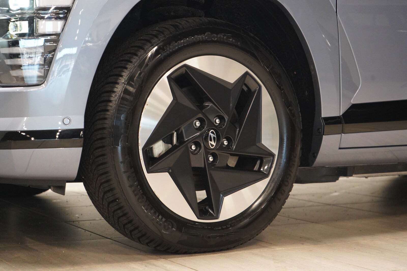 Blå Hyundai Kona fra 2024