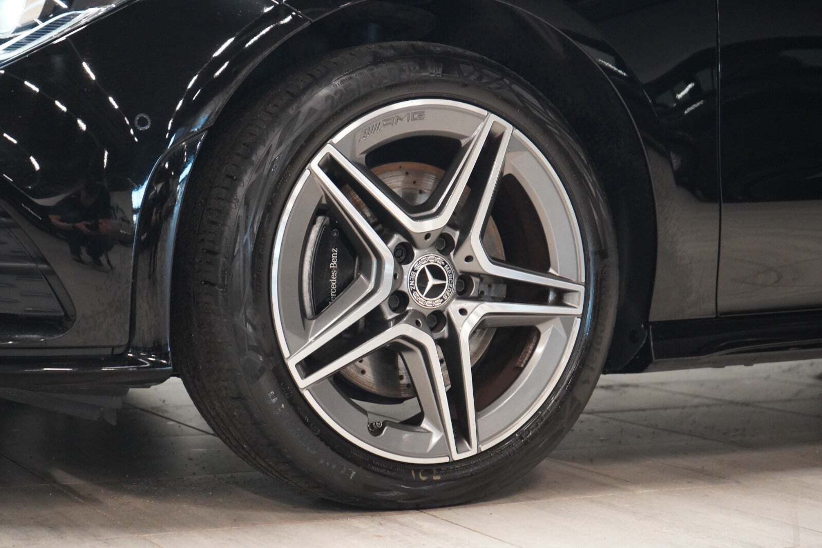 Sort Mercedes CLA250 e fra 2023