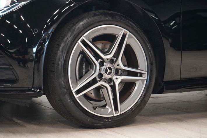 Sort Mercedes CLA250 e fra 2023