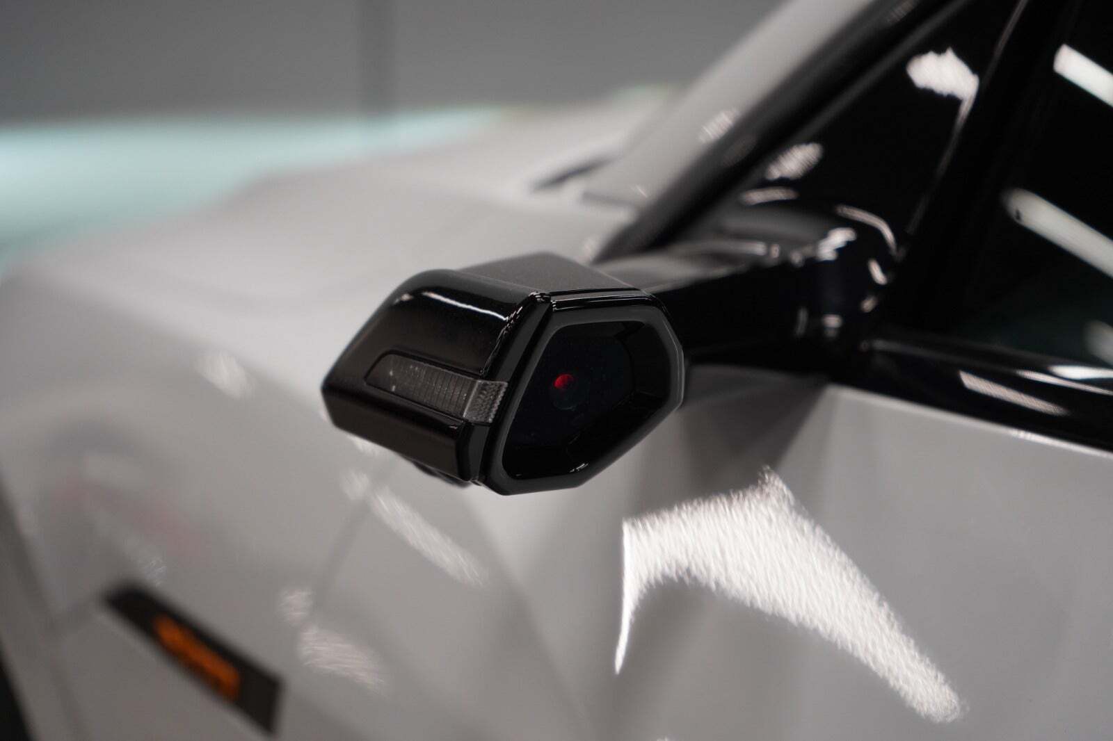 Hvid Audi e-tron fra 2022