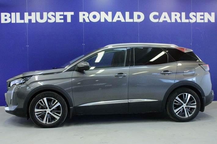 Grå Peugeot 3008 fra 2021