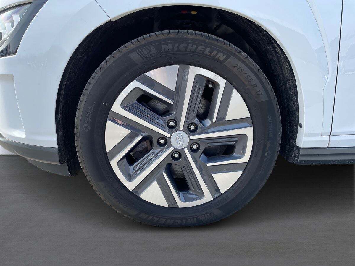 Hvid Hyundai Kona fra 2022