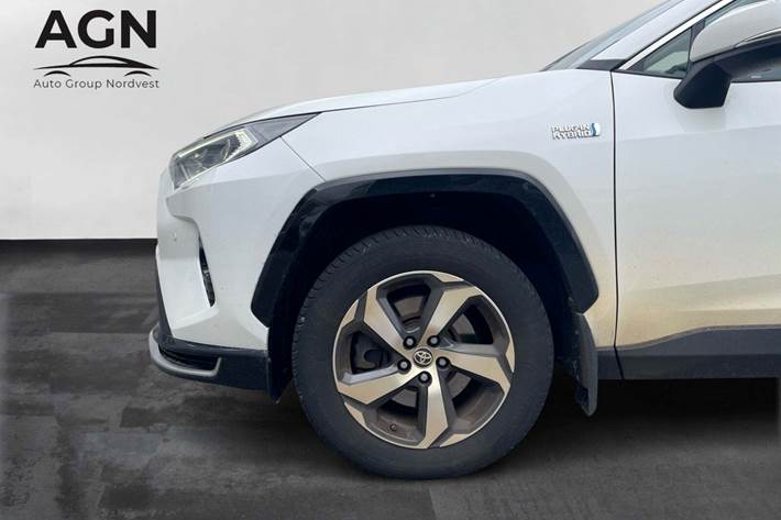 Hvid Toyota RAV4 fra 2021