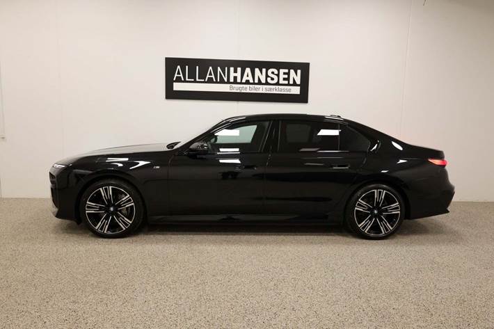 Sort BMW i7 fra 2024