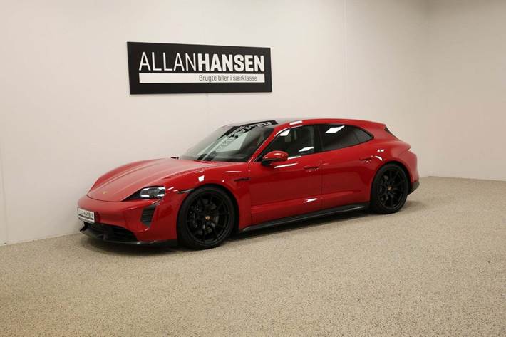 Rød Porsche Taycan GTS fra 2022