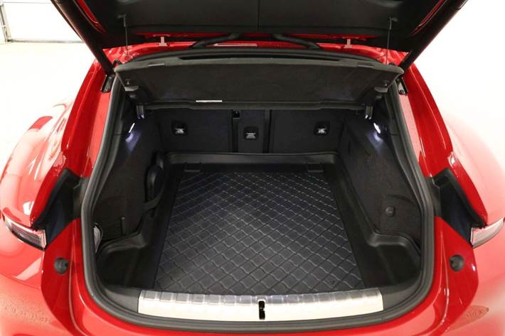 Rød Porsche Taycan GTS fra 2022