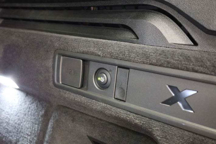 Grå BMW X5 fra 2023