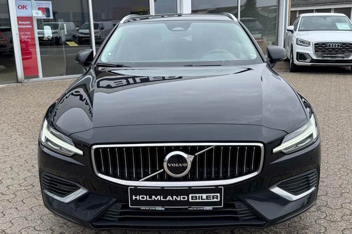 Sort Volvo V60 fra 2023