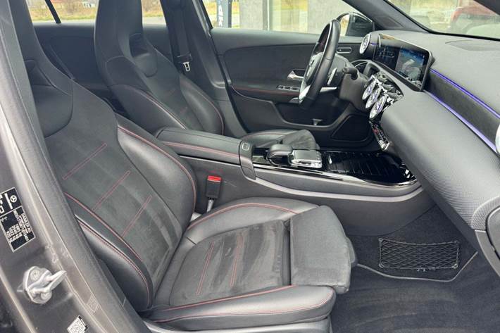 Grå Mercedes A200 fra 2018