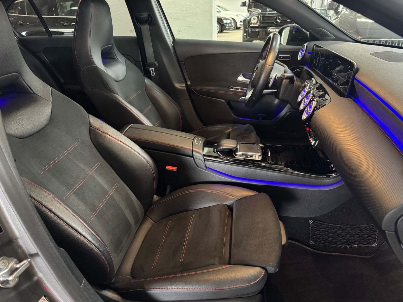 Grå Mercedes A200 fra 2018