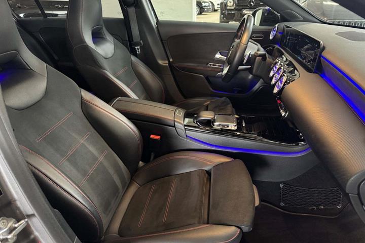 Grå Mercedes A200 fra 2018