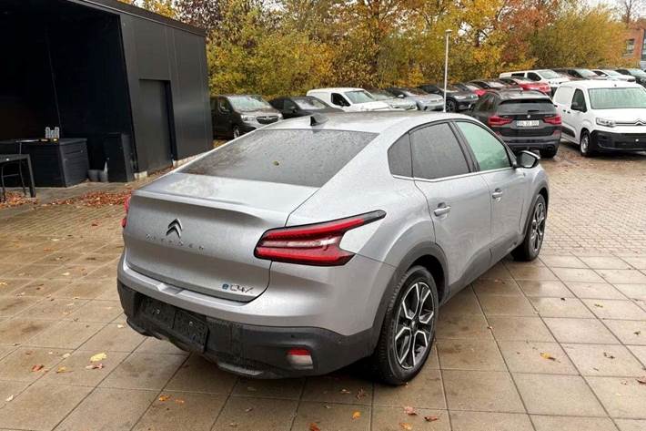 Grå Citroën ë-C4 X fra 2023