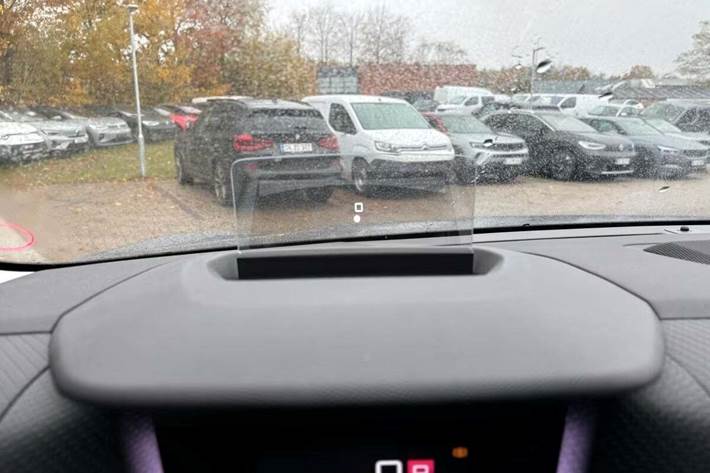 Grå Citroën ë-C4 X fra 2023