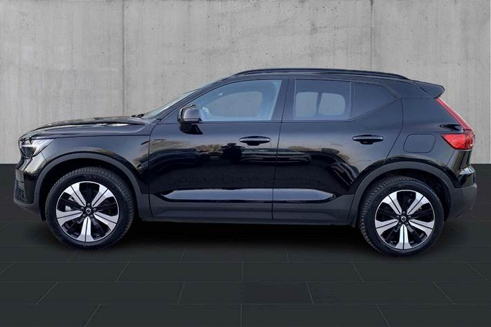 Sort Volvo XC40 fra 2022