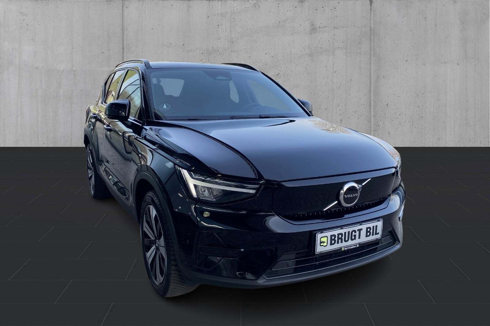 Sort Volvo XC40 fra 2022