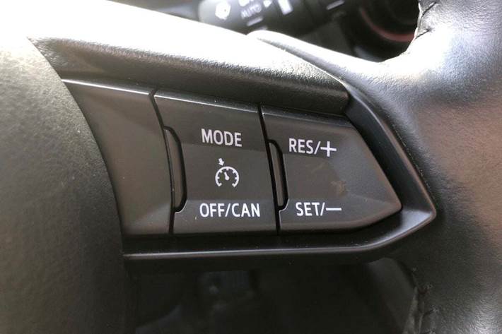 Grå Mazda CX-3 fra 2017