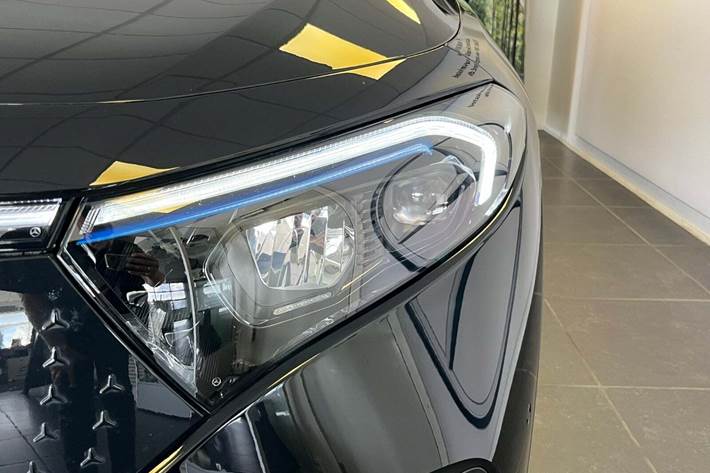 Sort Mercedes EQB250+ fra 2025