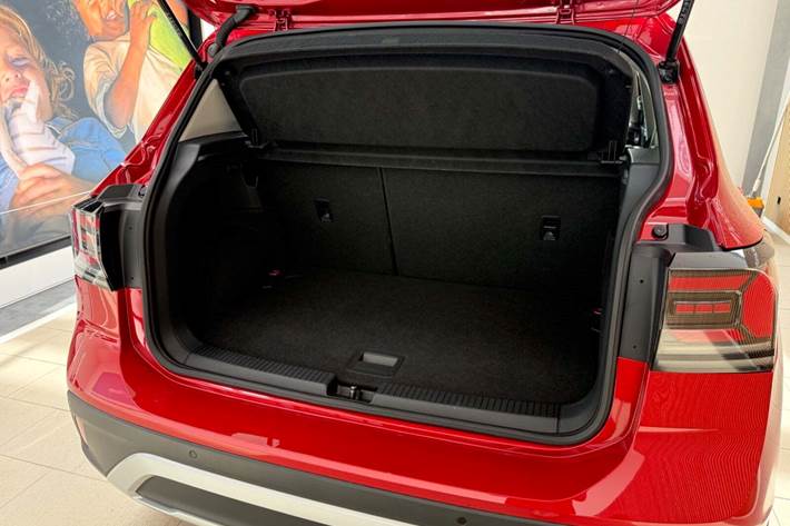 Rød VW T-Cross fra 2024
