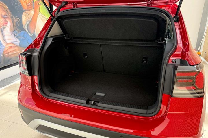 Rød VW T-Cross fra 2024