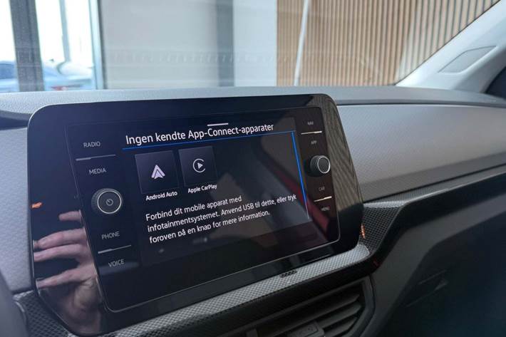 Rød VW T-Cross fra 2024