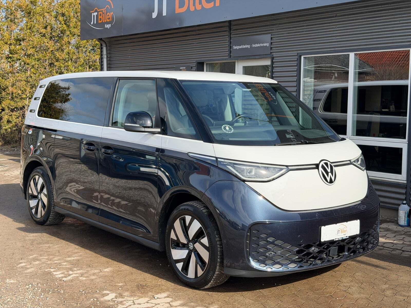 VW ID.Buzz 77 Pro SWB