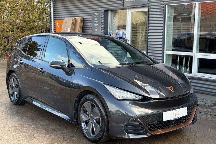 Grå Cupra Born fra 2023