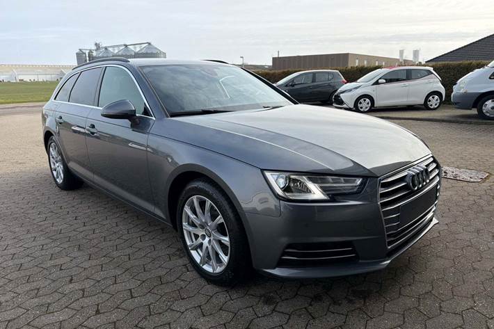 Grå Audi A4 fra 2018