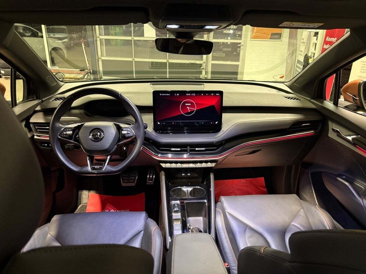 Sort Skoda Enyaq fra 2022
