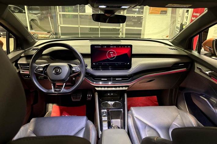 Sort Skoda Enyaq fra 2022