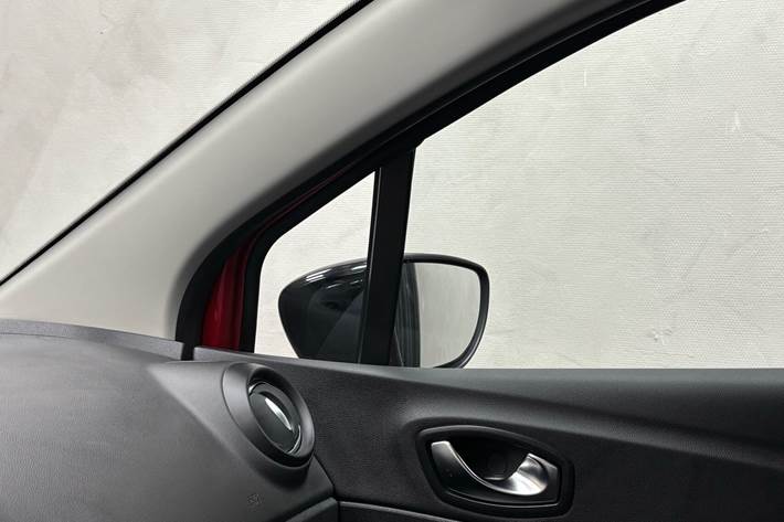 Rød Renault Captur fra 2018