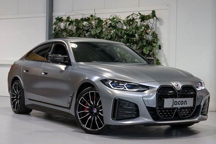 Grå BMW i4 fra 2023