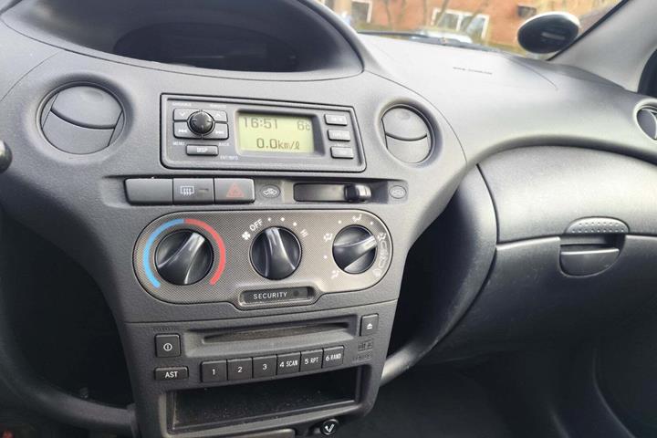 undefined Toyota Yaris fra 2004