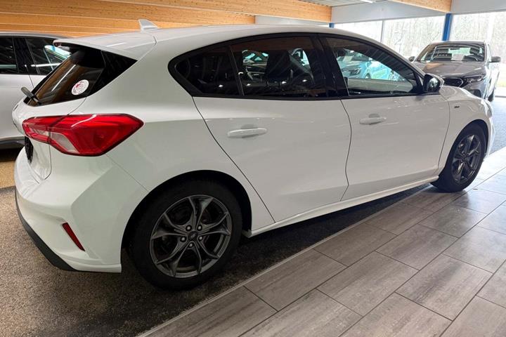 Hvid Ford Focus fra 2019