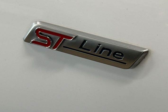 Hvid Ford Focus fra 2019