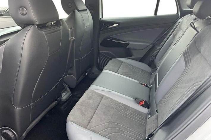 Hvid VW ID.4 fra 2025