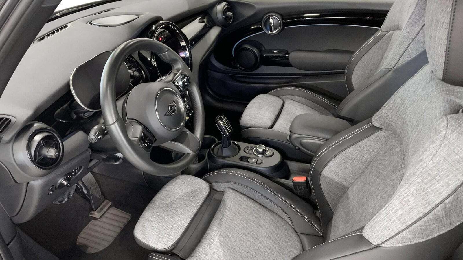 Mini Cooper SE Classic Trim