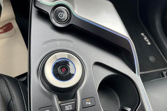 Hvid Kia EV6 fra 2025