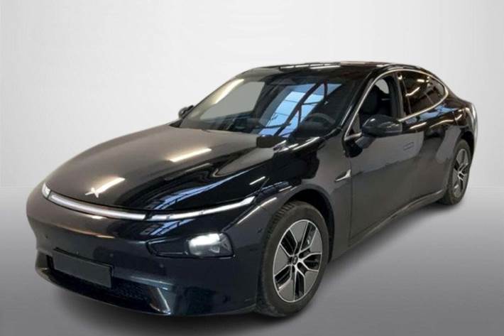 Sort Xpeng P7 fra 2024