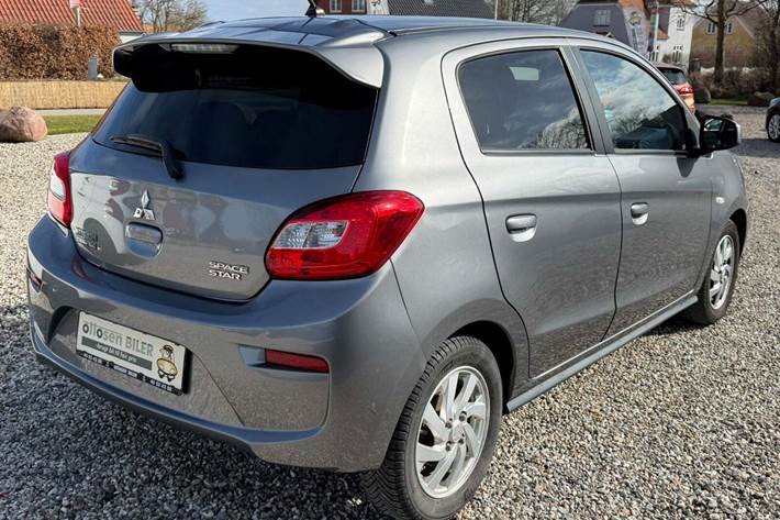 Grå Mitsubishi Space Star fra 2018