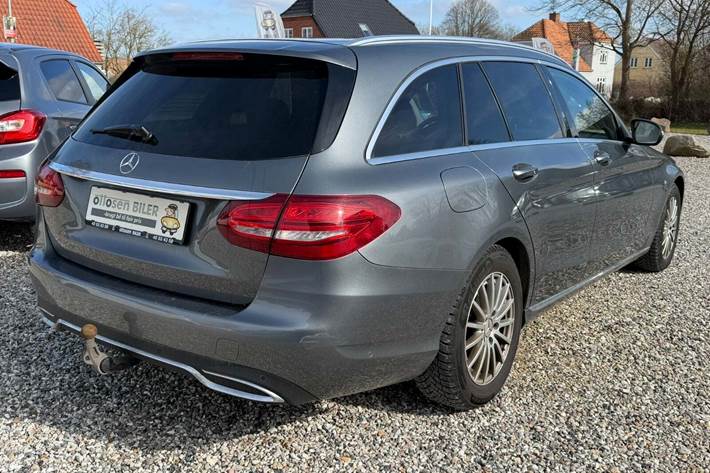 Grå Mercedes C220 d fra 2017