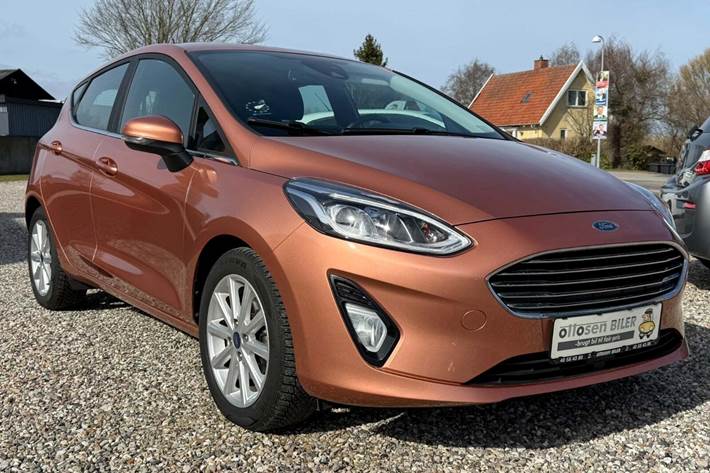 Kobber Ford Fiesta fra 2018 set udefra
