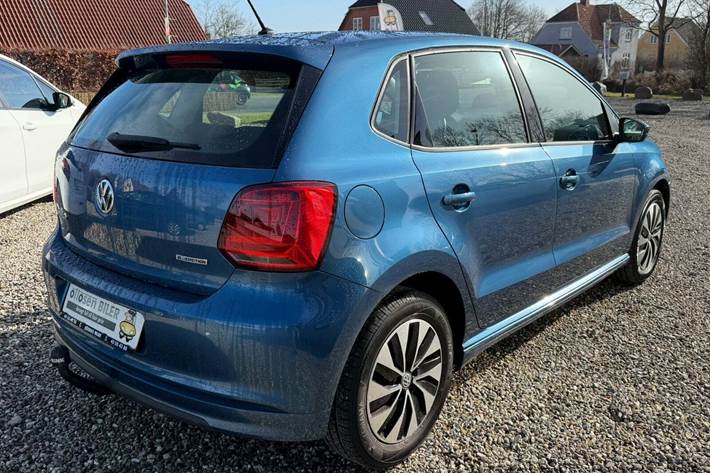 Blå VW Polo fra 2016
