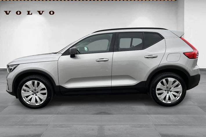 Sølv Volvo EX40 fra 2024
