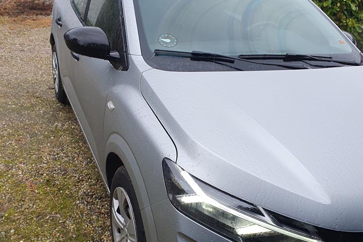 Grå Dacia Sandero fra 2021