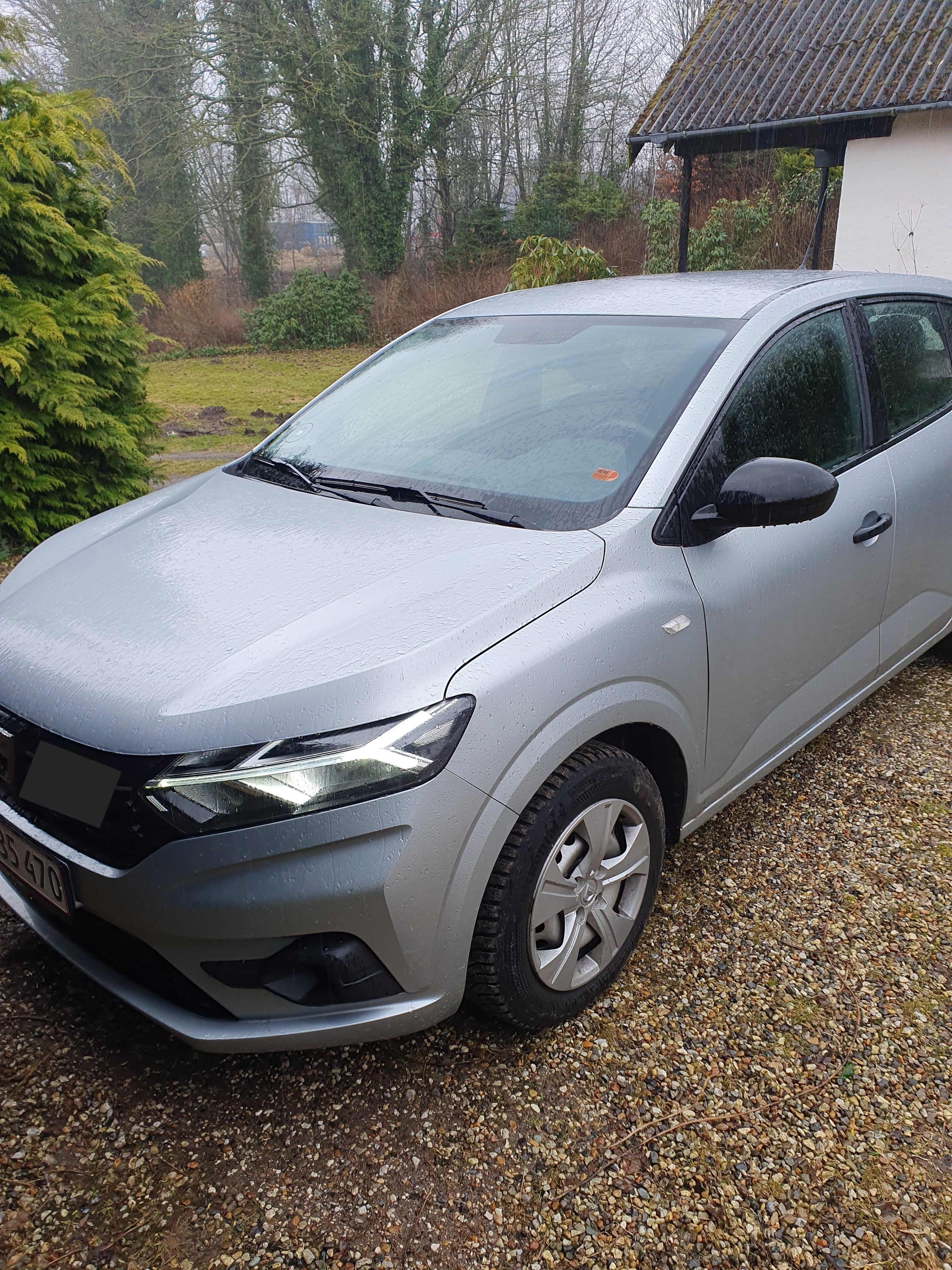 Grå Dacia Sandero fra 2021