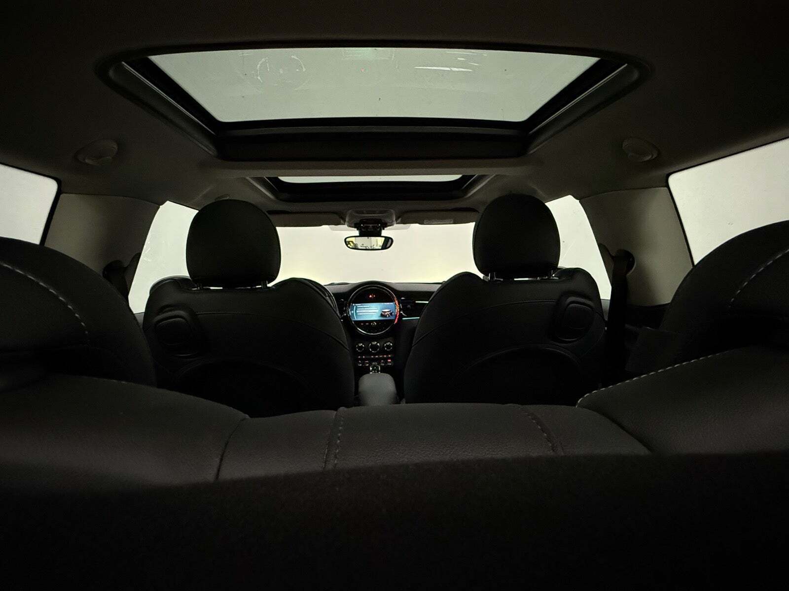 Sort Mini Cooper SE fra 2022