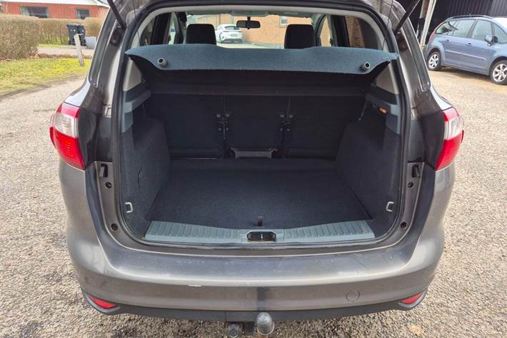 Grøn Ford Grand C-Max fra 2012