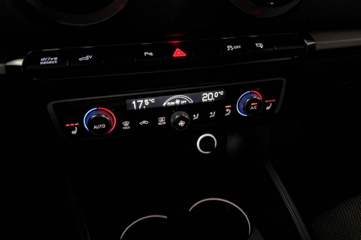 Grå Audi A3 fra 2017