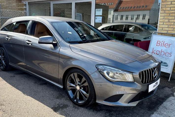 Grå Mercedes CLA220 d fra 2016