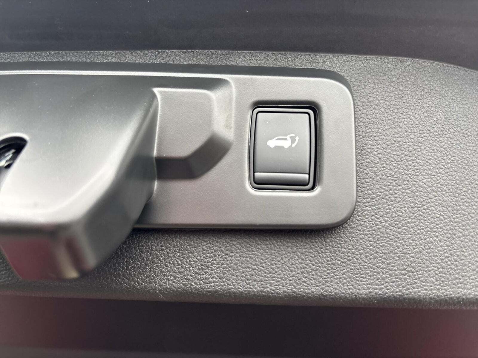 Rød Renault Scenic E-Tech fra 2025